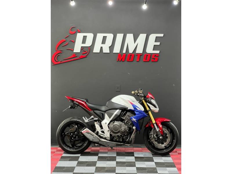HONDA - CB 1000R - 2015/2015 - Branca - R$ 55.900,00