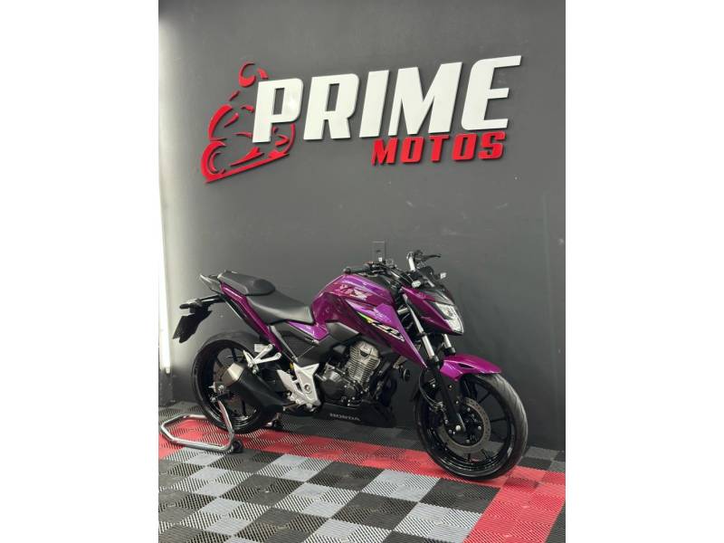 HONDA - CB 300F TWISTER - 2023/2023 - Roxa - R$ 27.900,00