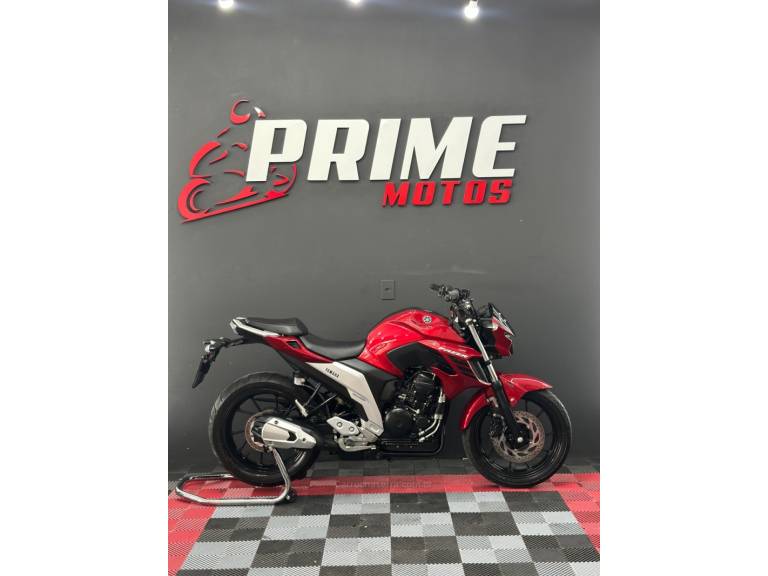 YAMAHA - FAZER - 2023/2023 - Vermelha - R$ 24.900,00