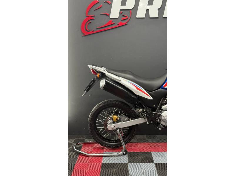 HONDA - XRE 300 - 2015/2015 - Branca - R$ 22.900,00