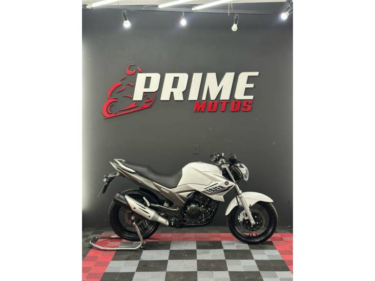 YAMAHA - FAZER - 2015/2015 - Branca - R$ 16.900,00