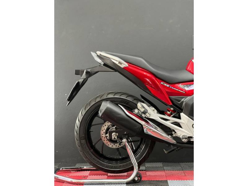 HONDA - CB 250F TWISTER - 2022/2022 - Vermelha - R$ 23.900,00