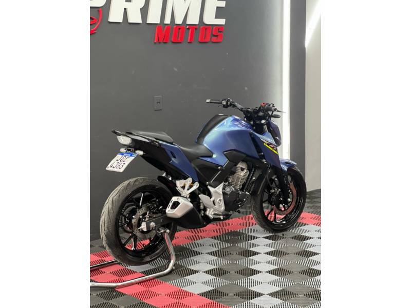 HONDA - CB 300F TWISTER - 2023/2023 - Azul - R$ 28.900,00