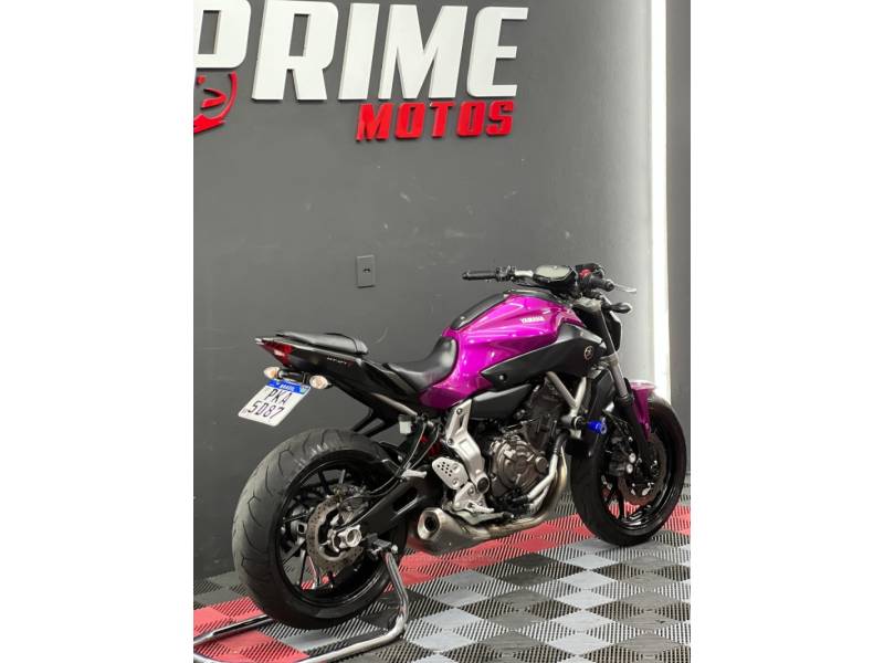YAMAHA - MT - 2016/2016 - Roxa - R$ 38.900,00