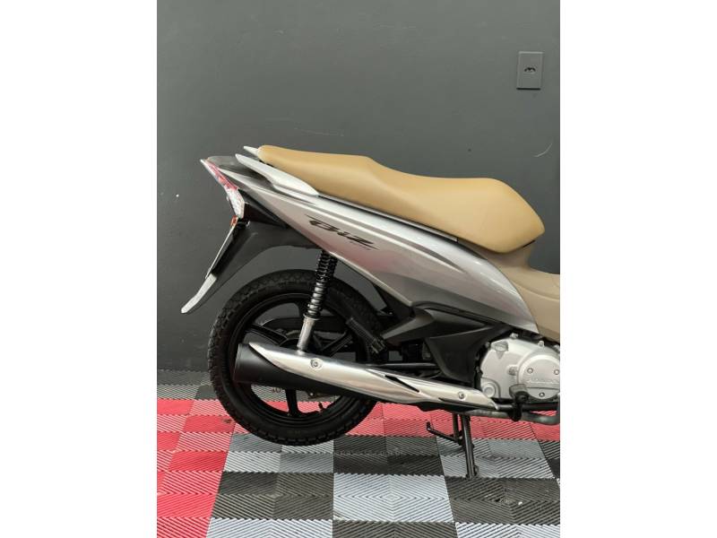 HONDA - BIZ 125 - 2018/2018 - Cinza - R$ 15.900,00