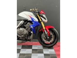 HONDA - CB 1000R - 2015/2015 - Branca - R$ 55.900,00
