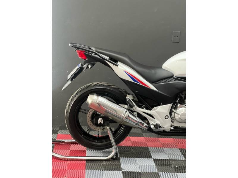 HONDA - CB 300R - 2014/2014 - Branca - R$ 16.900,00