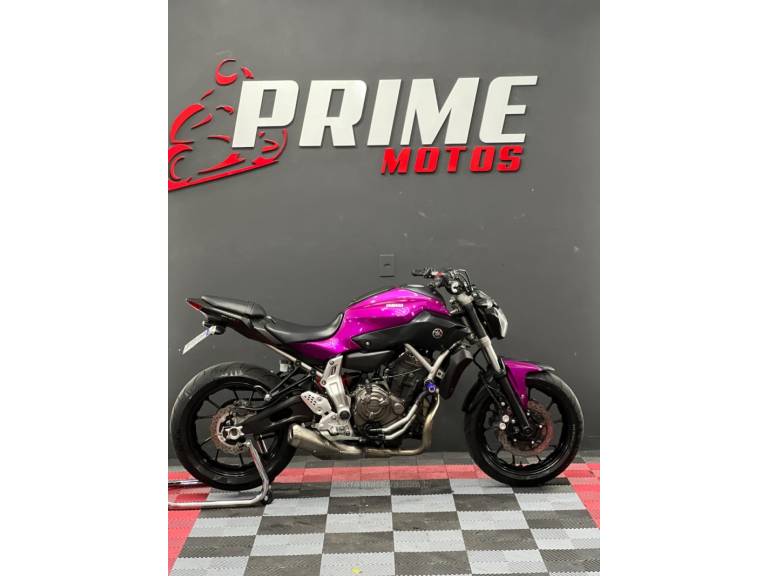 YAMAHA - MT - 2016/2016 - Roxa - R$ 38.900,00