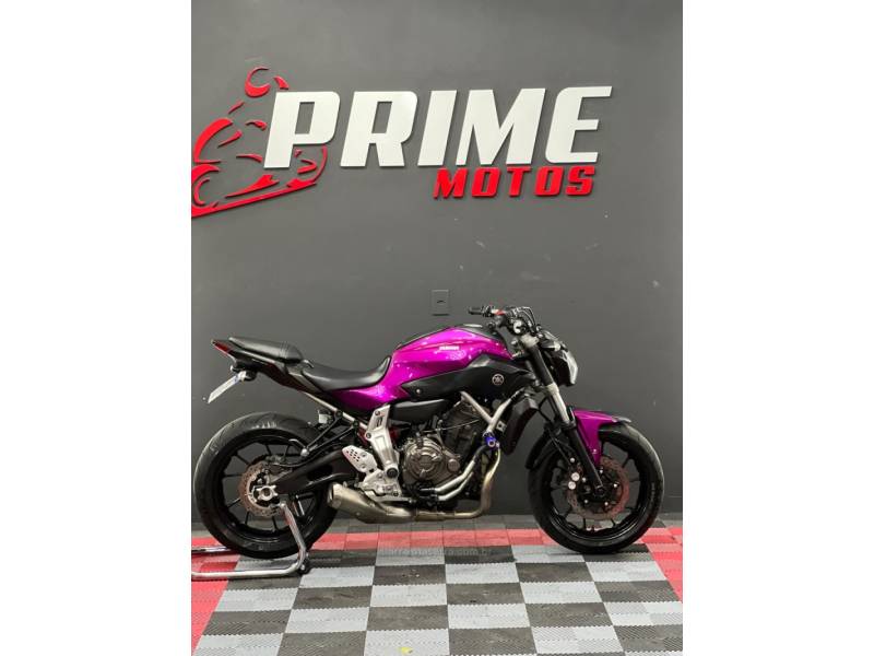 YAMAHA - MT - 2016/2016 - Roxa - R$ 38.900,00