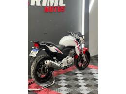 HONDA - CB 300R - 2014/2014 - Branca - R$ 16.900,00