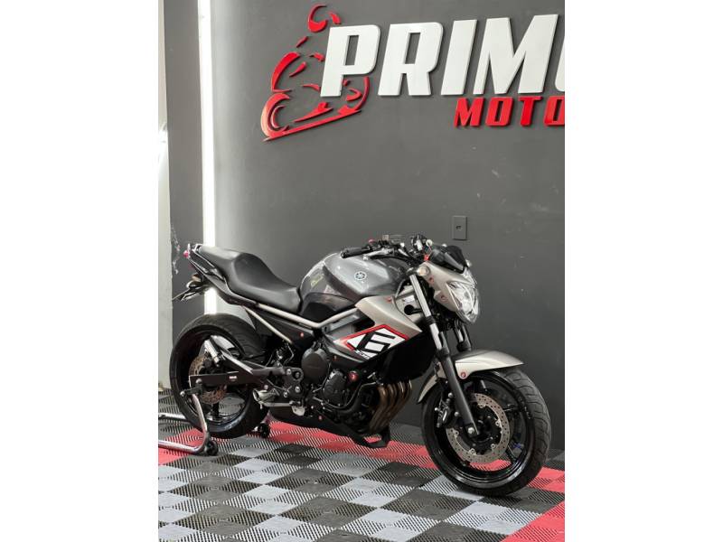 YAMAHA - XJ6 N - 2015/2015 - Cinza - R$ 41.900,00