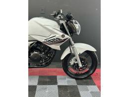 YAMAHA - FAZER - 2015/2015 - Branca - R$ 16.900,00