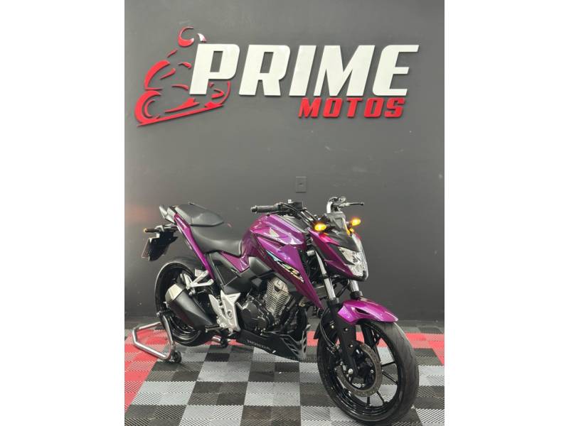 HONDA - CB 300F TWISTER - 2023/2023 - Roxa - R$ 27.900,00