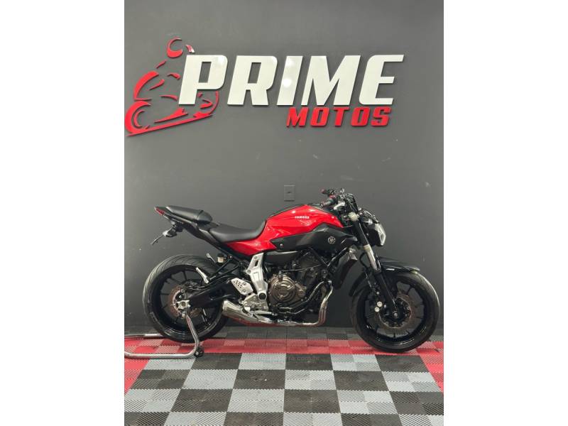 YAMAHA - MT - 2016/2016 - Vermelha - R$ 38.900,00