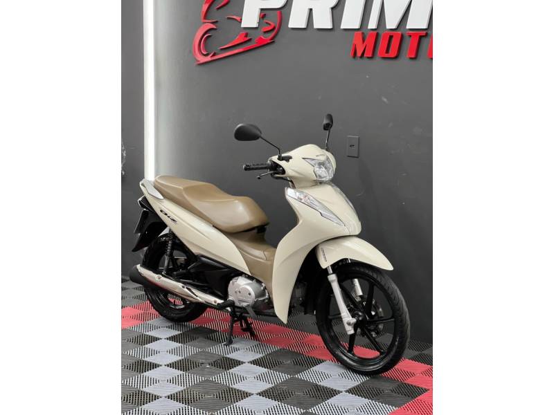 HONDA - BIZ 125 - 2018/2018 - Branca - R$ 15.900,00