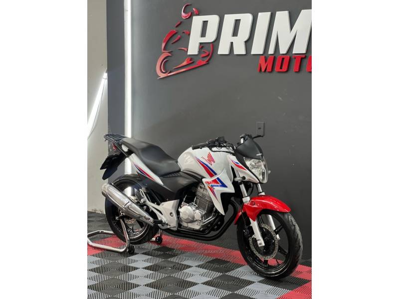 HONDA - CB 300R - 2014/2014 - Branca - R$ 16.900,00