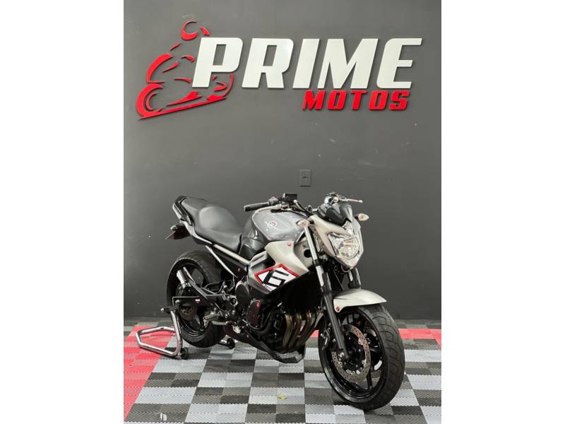 YAMAHA - XJ6 N - 2015/2015 - Cinza - R$ 41.900,00