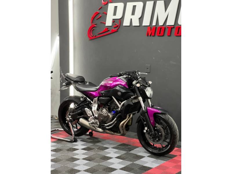 YAMAHA - MT - 2016/2016 - Roxa - R$ 38.900,00