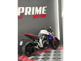 HONDA - CB 1000R - 2013/2013 - Branca - R$ 53.900,00