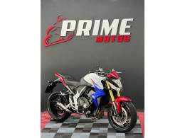 HONDA - CB 1000R - 2013/2013 - Branca - R$ 53.900,00