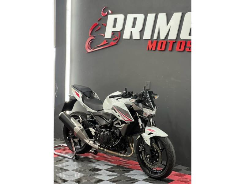 KAWASAKI - Z400 - 2022/2022 - Branca - R$ 30.900,00