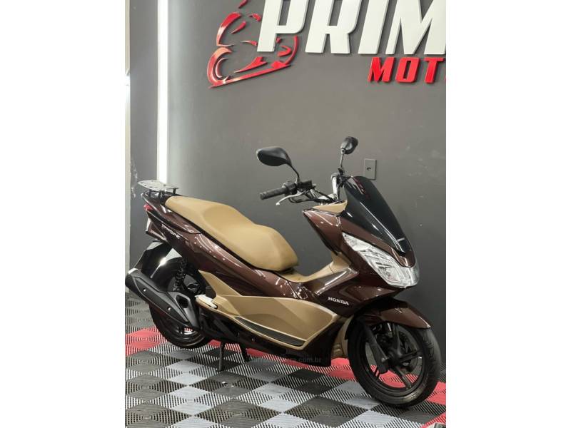 HONDA - PCX - 2017/2017 - Marrom - R$ 14.900,00