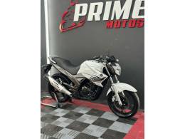 YAMAHA - FAZER - 2015/2015 - Branca - R$ 16.900,00