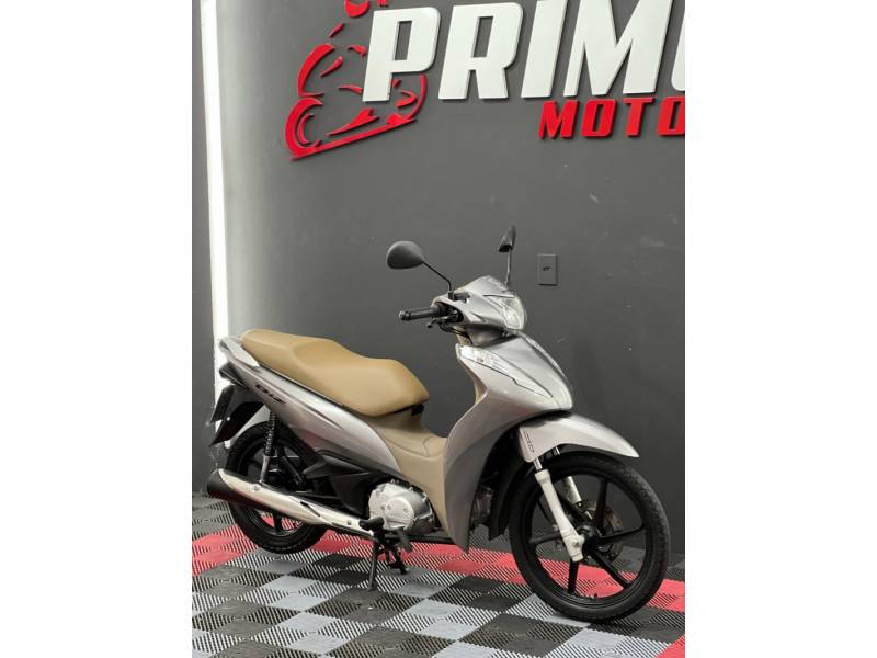 HONDA - BIZ 125 - 2018/2018 - Cinza - R$ 15.900,00