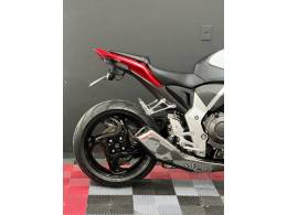 HONDA - CB 1000R - 2015/2015 - Branca - R$ 55.900,00