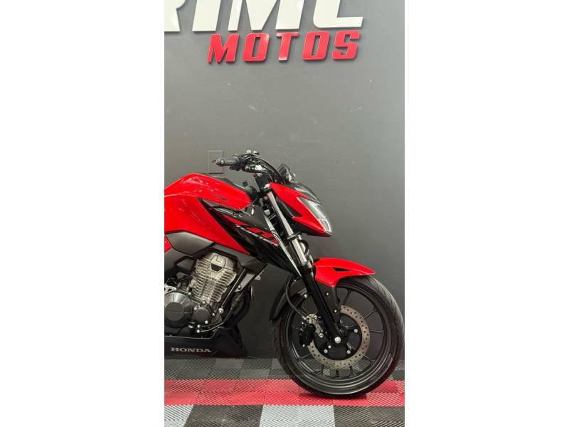 HONDA - CB 300F TWISTER - 2024/2024 - Vermelha - R$ 27.900,00
