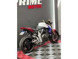 HONDA - CB 1000R - 2015/2015 - Branca - R$ 55.900,00