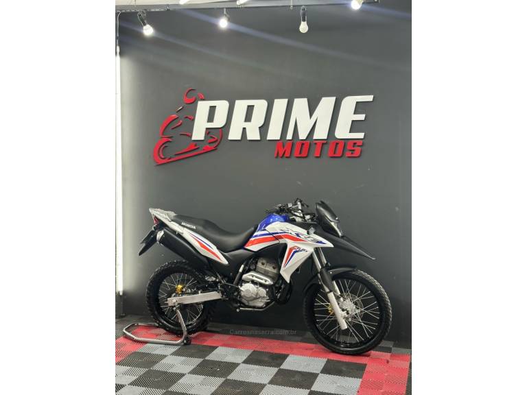 HONDA - XRE 300 - 2017/2017 - Branca - R$ 25.900,00