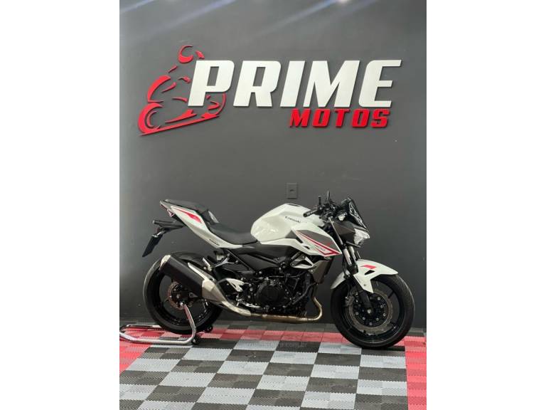 KAWASAKI - Z400 - 2022/2022 - Branca - R$ 30.900,00