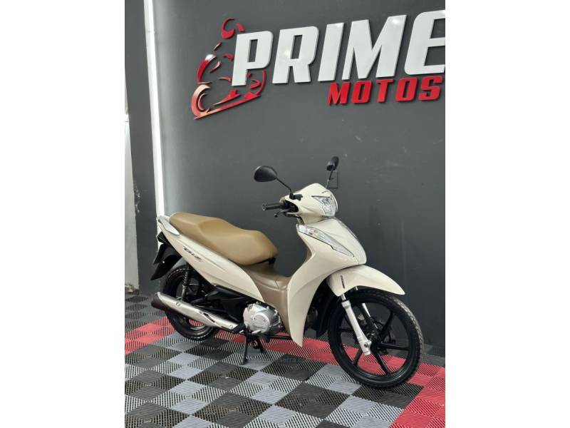 HONDA - BIZ 125 - 2018/2018 - Branca - R$ 15.900,00
