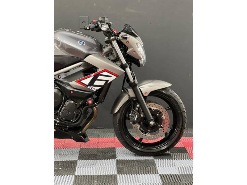 YAMAHA - XJ6 N - 2015/2015 - Cinza - R$ 41.900,00