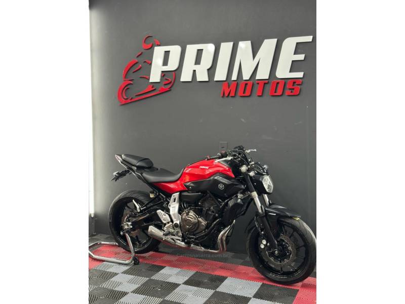 YAMAHA - MT - 2016/2016 - Vermelha - R$ 38.900,00