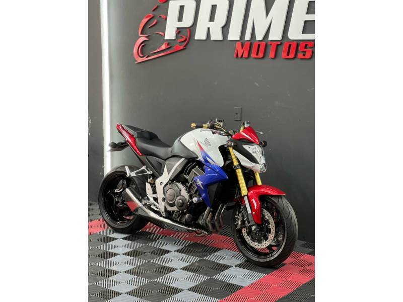 HONDA - CB 1000R - 2015/2015 - Branca - R$ 55.900,00